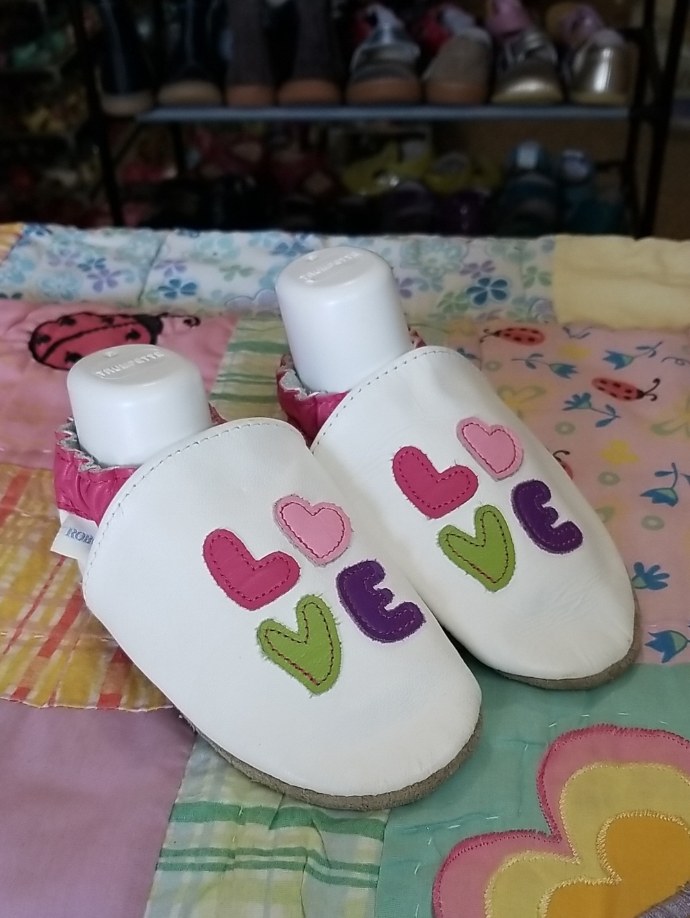 Robeez White Leather Pediatrician Recommended Soft Soles 18-24 Months LOVE